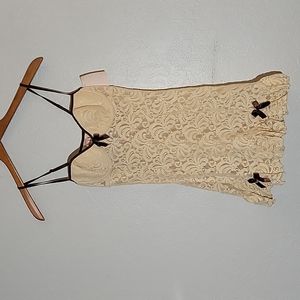 SECRETS Tuscan Biege /Brevity Lingerie w Panties Small